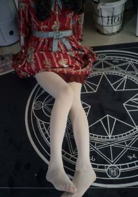 欧美精美双飞黑白配_4K高清视频观看